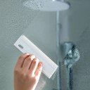 Mini grattoir à vitre avec forme compacte 15 × 5 cm grattoir manuel en plastique blanc pour miroirs fenêtres et douches dans la salle de bain 2