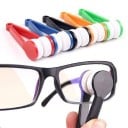 Mini limpiador de gafas con almohadillas de microfibra Limpieza doble cara Clip de plástico con orificio para colgar Dimensiones 7 x 2 x 2 cm 2