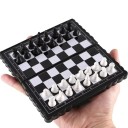 Mini magneettinen musta shakkilauta 13 x 14 x 1,7 cm kokoontaitettava muovinen shakkilauta kannettava matkalautapeli kompakti shakkisetti lapsille ja aikuisille 3