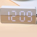 Μίνι ψηφιακό ρολόι LED 7,2 x 4 x 1,8 εκ. Σύγχρονο επιτραπέζιο ρολόι με τροφοδοσία USB Ευανάγνωστη οθόνη Λειτουργία αναβολής ξυπνητηριού Πλαστικό ABS Συμπαγές 2