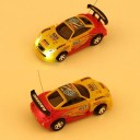 Mini RC modellbil i ett rör 3