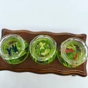 Miniatűr akvárium babák számára Üveges kerek edény hullámos szélekkel Víz alatti növények és halak utánzata Dekoratív kiegészítő 5