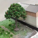 Miniaturbaum 10 cm Kunststoff dekorativer Baum mit Früchten für Dioramen Modellbau Miniaturlandschaften und Tabletop-Spiele 3