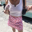 Minifalda rosa de mujer con flores 3