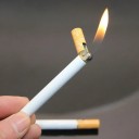 Minigaslighter Kompakt cigaretformet design Bærbar lighter til rejser Stilfuldt tilbehør med et realistisk udseende 2
