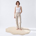 Minimalistický kusový koberec Nepravidelný tvar Jednobarevný s lemem 230 x 160 cm Polyesterový Krémově béžový s vlnitým okrajem 6