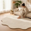 Minimalistický kusový koberec Nepravidelný tvar Reliéfny vzor oblúkov 250 x 200 cm Polyesterový Krémovo béžový s vlnitým okrajom 4