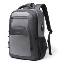 Mochila para hombre con USB 4