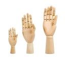 Modelo de mano de madera 6