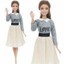 Moderigtigt outfit til Barbie A1 12