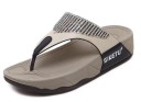 Modern női flip-flop papucs egy platformon 10