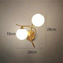 Moderní nástěnná lampa Zakroucený tvar a dvě kulatá stínidla 28 x 26 cm Koule 10 cm Kov 4