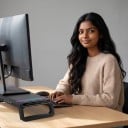 Monitorstativ 55 x 7,5 cm med opbevaringsskuffe og telefonholder med RGB belysning og USB-porte sort hylde til skrivebord 3
