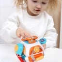 Montessori busy board kocka 12,2 x 10,2 x 10,2 cm Senzorická hračka pre jemnú motoriku S volantom a vrtuľou Cestovná hračka pre deti 4