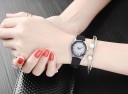 Montres modernes pour femmes avec fleur J2004 1