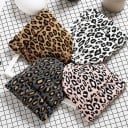 Mössa med leopardmönster Stickad mössa för män och kvinnor Klassisk design med uppvikt kant Av akryl Huvudomkrets 55 till 60 cm 6