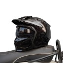 Motocyklová helma s odnímatelným kšiltem a tónovaným hledím Skořepina z ABS integrální enduro s ventilací pro motorku i čtyřkolku 1