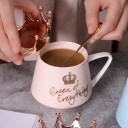 Mug en céramique avec couvercle en forme de couronne 3