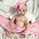 Muñeca Reborn niña 43 cm Muñeca de vinilo realista con ojos azules Ropa Chupete Biberón Certificado de nacimiento Regalo Decoración 4