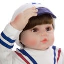 Muñeco realista de niño 60 cm Reborn bebé con cabello castaño y ojos marrones Traje de marinero con gorra Biberón y chupete en el paquete 6