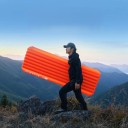 Nafukovací karimatka obdélníková 196 x 65 cm R-hodnota 5,6 až 6,0 Povrch 100 % nylon Ultralehká Oranžová Na kempink a turistiku 2