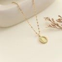 Náhrdelník s oválným medailonem 1,6 × 2 cm s reliéfní postavou, ozdobný lem z drobných prvků, nastavitelný řetízek 40–45 cm 3