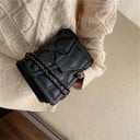 Naisten crossbody-kassi läpällä PU-nahasta Geometrinen tikkaus niiteillä Ketjuhihna Metallilukko Mitat 23,5 x 16,5 x 9,5 cm 6