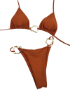 Naisten kaksiosainen bikini, jossa metalliset kultaiset soljet. Kolmiomainen yläosa ja leikkaukset alushousuissa. Elegantti uimapuku rannalle ja auringonottoon. 8
