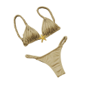 Naisten kaksiosainen bikini, jossa punotut olkaimet ja tähtikuvio. Kolmiomainen yläosa hapsuilla ja stringialushousuilla. Ihanteellinen uimapuku kesään. 3