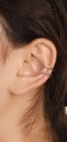 Naisten koristeellinen korvamanchetti ear cuff Avoin muoto korvan reunalle Bižuternikivestä zirkonien tai helmien jäljitelmien kanssa 39