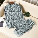 Naisten leopardikuvioinen pyjama P2680 3