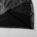Naisten musta mini hame keinonahasta epäsymmetrisellä käännetyllä helmalla Tiukka kynähame leveällä vyötäröllä ja spandex-sekoitteella 5