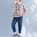 Naisten oversize-huppari kuviolla Väljä leikkaus, jossa on laskeutuvat olkapäät Pyöreä pääntie Pitkät hihat Polyesteria, puuvillaa ja spandexia 5