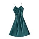 Naisten pitkä satiininen yömekko polvien alapuolelle ohuilla säädettävillä olkaimilla V-pääntiellä ja levenevällä helmallaan 5