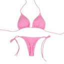 Naisten yksinkertainen kolmiobikini, jossa nauhat niskassa ja sivuilla. Minimalistinen leikkaus. Uima-asu kesään ja lomaan. 5