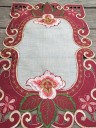 Napperon en dentelle avec des roses 3
