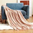 Neulottu peitto tupsuilla 127 x 152 cm N973 3