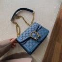 Női crossbody táska láncos pánttal és díszes csattal Plastikus nyomott minta Szilárd téglalap alakú forma fedéllel Műbőr 7