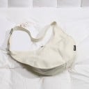 Női crossbody táska vászonból Nagy félhold alakú válltáska Cipzáras záródás Széles állítható pánt 50 x 13 x 40 cm 2