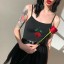 Női fekete ujjatlan póló rózsákkal 3