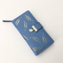 Női hosszú pénztárca kivágott levél mintával Aranyszínű csattal záródik Levél alakú kulcstartó PU bőr 18,6 x 9,5 x 3,5 cm 4