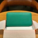 Női hosszú pénztárca valódi bőrből, körben cipzárral Szemcsés felület Lekerekített sarkak Karcsú, elegáns forma Méret 20 x 11 x 2 cm 11