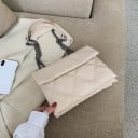 Női steppelt táska vállra Láncos pánt Széles klapa Rombusz mintás steppelés Simaság PU bőr Méretek 26 x 20 x 5 cm 3