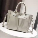 Női táska vállra és kézbe 35 x 30 x 12 cm Két rövid fül és levehető pánt Két elülső zseb Patent zárás 3