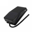Nožný spínač FS-01 samonávratný pedál SPDT 1 NO a 1 NC 250 V 10 A 99,5 x 60,8 x 33,6 mm čierny na ovládanie zváračiek a strojov 3