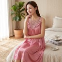 Nuisette sans manches avec empiècement en dentelle, broderie florale, volants froncés et coupe ample taille unique 4