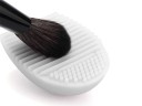 Oeuf en silicone pour le nettoyage des pinceaux 8