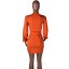 Orangefarbenes Minikleid mit langen Ärmeln 2