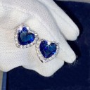 Orecchini a bottone a forma di cuore C1039 8