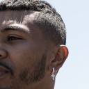 Orecchini a cerchio con croce 2